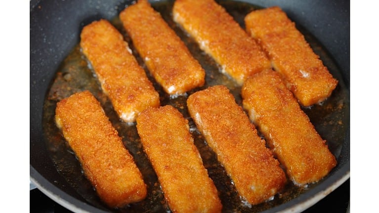 can-you-microwave-frozen-fish-sticks-and-how-to-practical-cooks