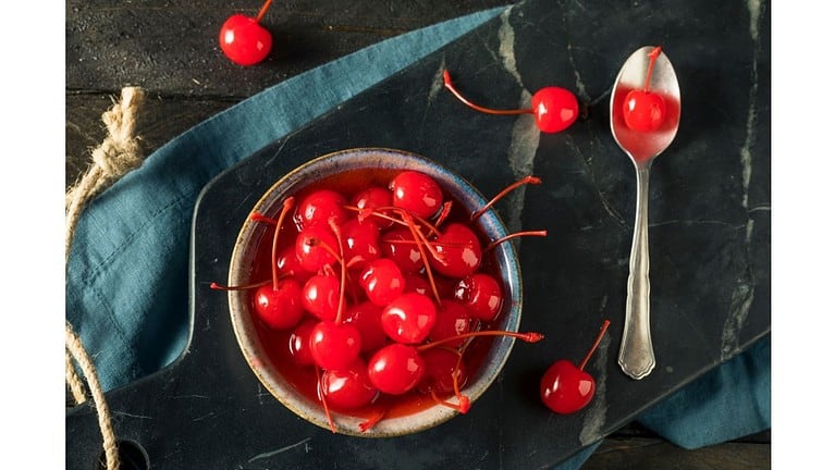 do maraschino cherries have pits