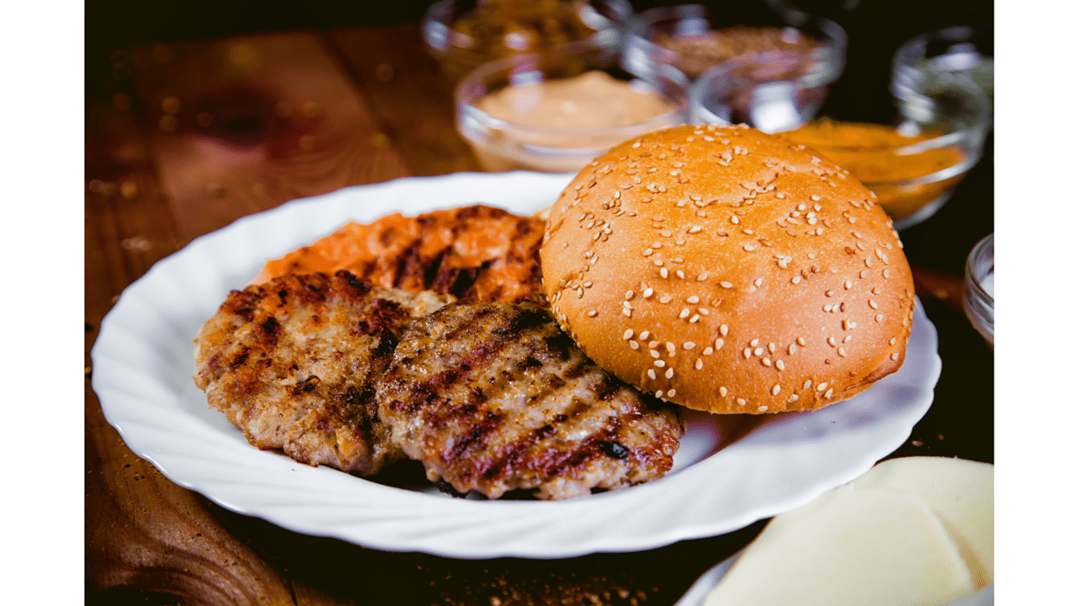 Can You Microwave Frozen Burgers? (And How To) Practical Cooks