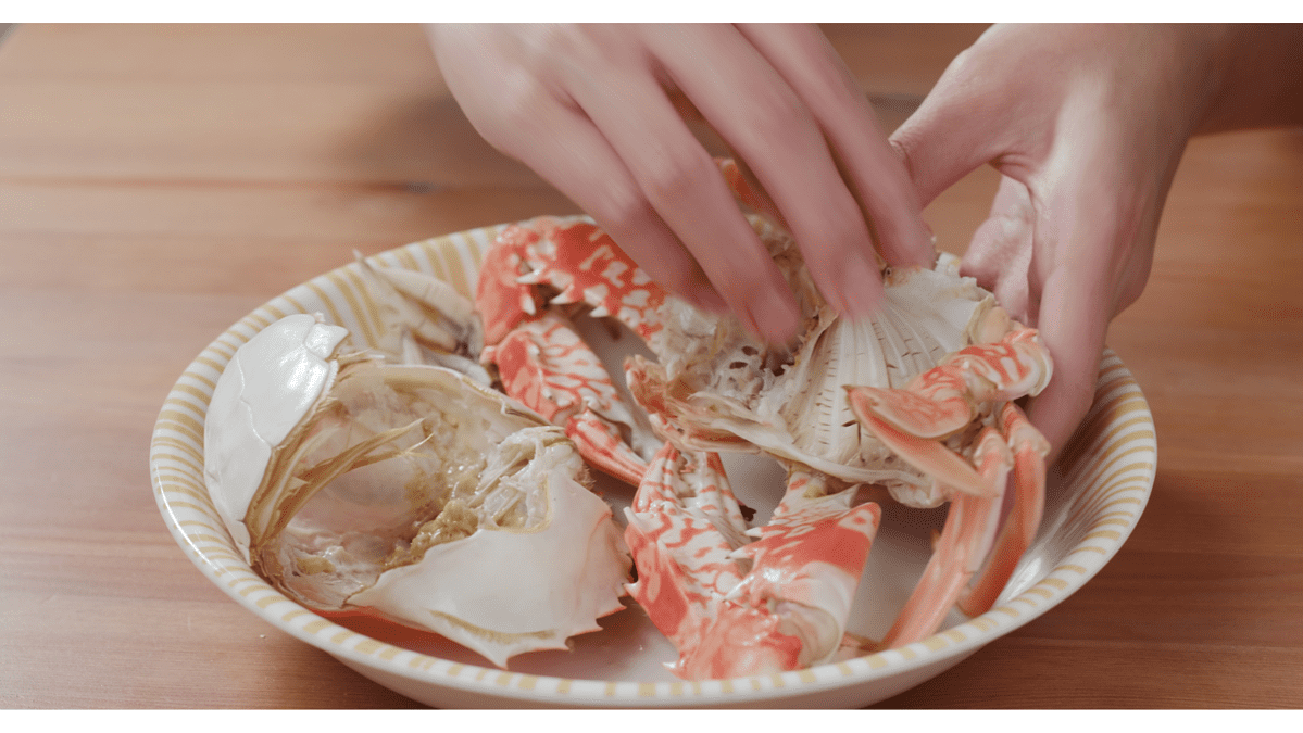 how long can you keep uncooked crab in the fridge